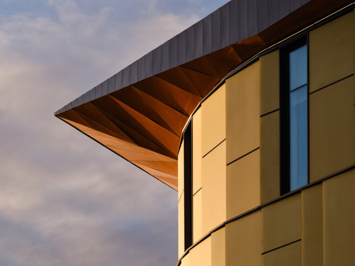 Customized BIPV facade panels at Red River College Polytechnic’s Manitou a bi Bii dazigae in Winnipeg, Canada, by Diamond Schmitt Architects & Number TEN Architectural Group. Facade by SolarLab (Image Courtesy of SolarLab, Photo by doublespacephoto)