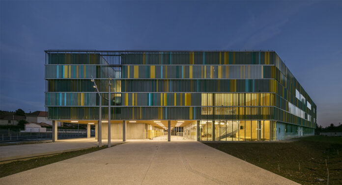 Kinetic facade at the Collège Champier, France, by CoCo architecture & Jean de Giacinto, Betrec (Alethia) and Kingspann Light + Air (Image Courtesy of Kingspann Light + Air)