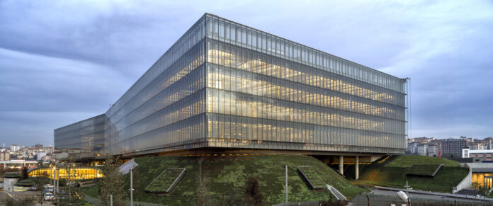 Dynamic solar shading technologies for glare reduction and energy ...