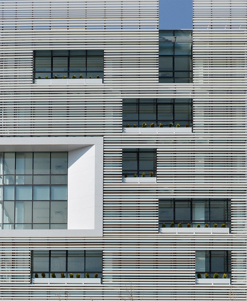 White Office Building, Tehran, Iran Architects: BNS Studio