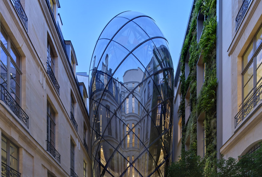 L'Oréal Headquarters - Le Visionnaire – Espace François Dalle, Paris Architects: Moatti-Rivière Facade Engineer / Contractor: Bellapart Group and RFR Structure et Enveloppe Curved glass: Sedak GmbH & Co. KG Image courtesy Moatti-Rivière