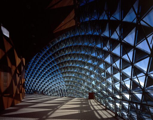 Interior perspective of the façade system, © DP Architects in collaboration with Michael Wilford & Partners (UK)